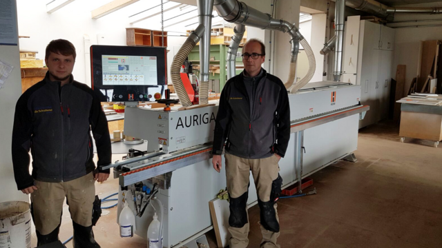 Notre client de référence Spitzmüller et Klein sur la voie du succès avec une plaqueuse de chants AURIGA 1308XL