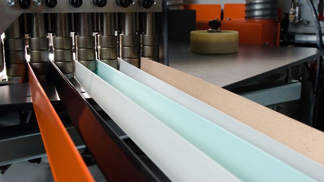 Einfaches Handling – hohe Flexibilität mit 6-fach-Kantenzuführung Einfaches Handling – hohe Flexibilität mit 6-fach-Kantenzuführung